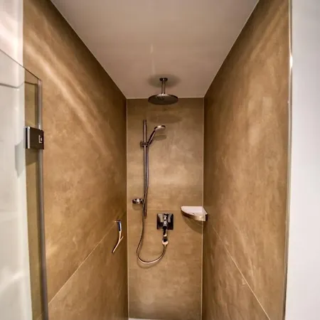- Haus L, App 0l0508
